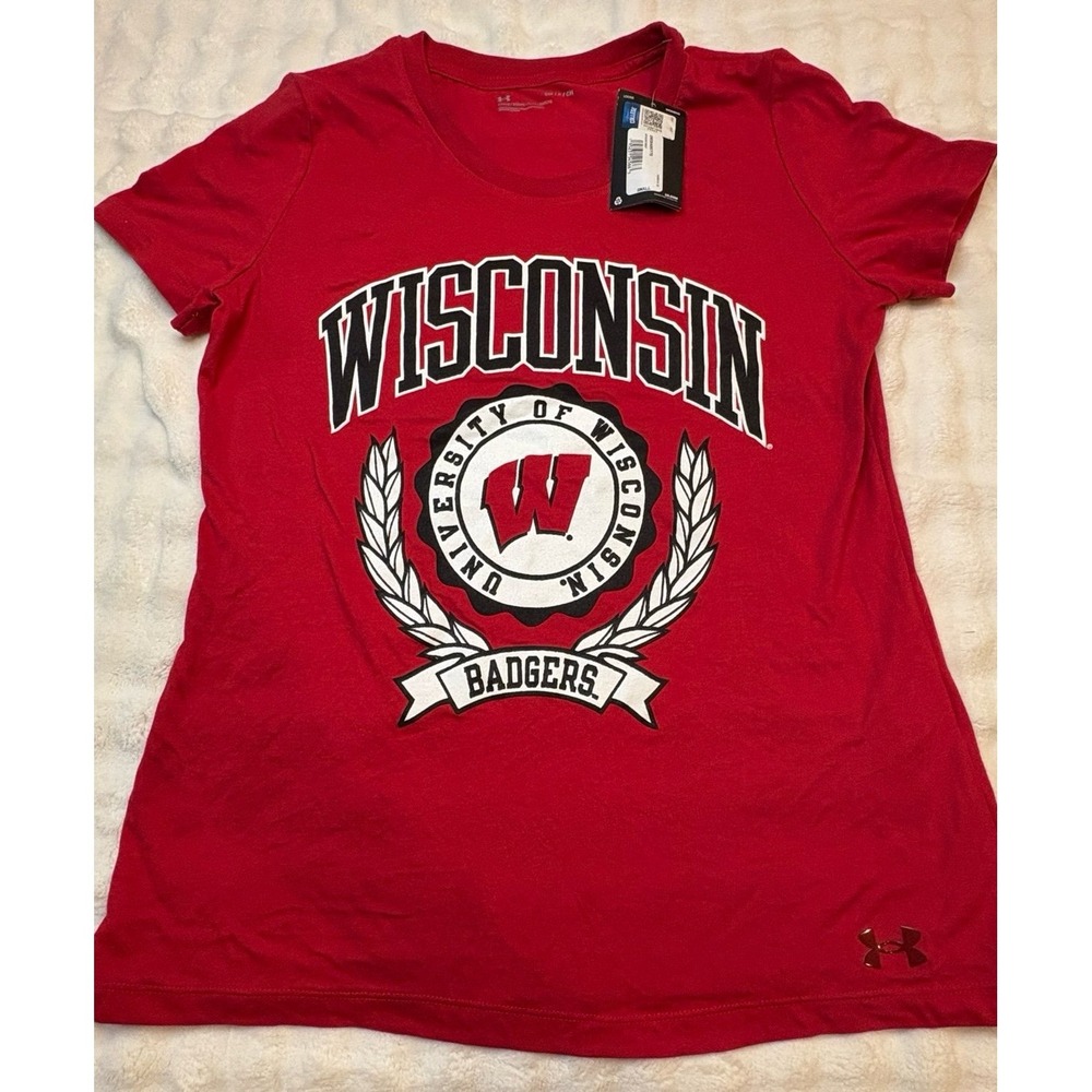 New Women's size small Under Armour Wisconsin Badgers loose fit shirt.